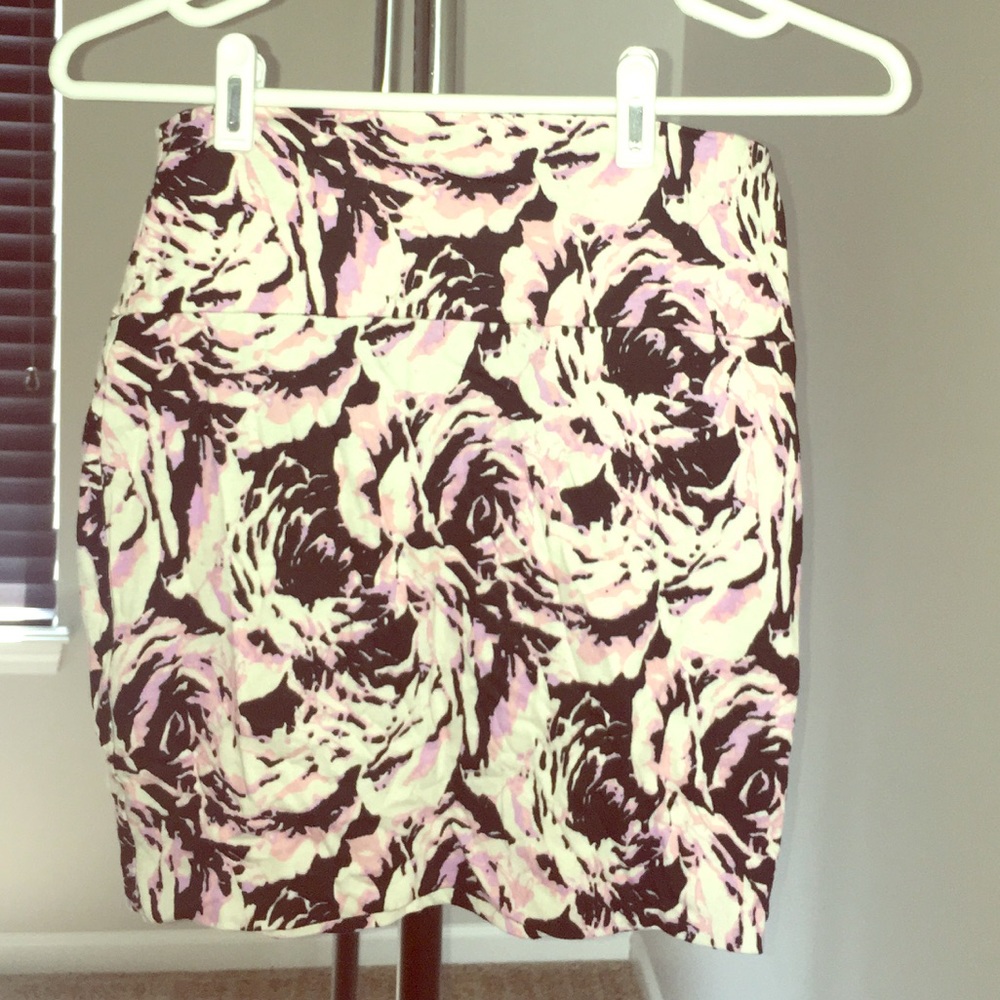 Rose pattern spandex skirt